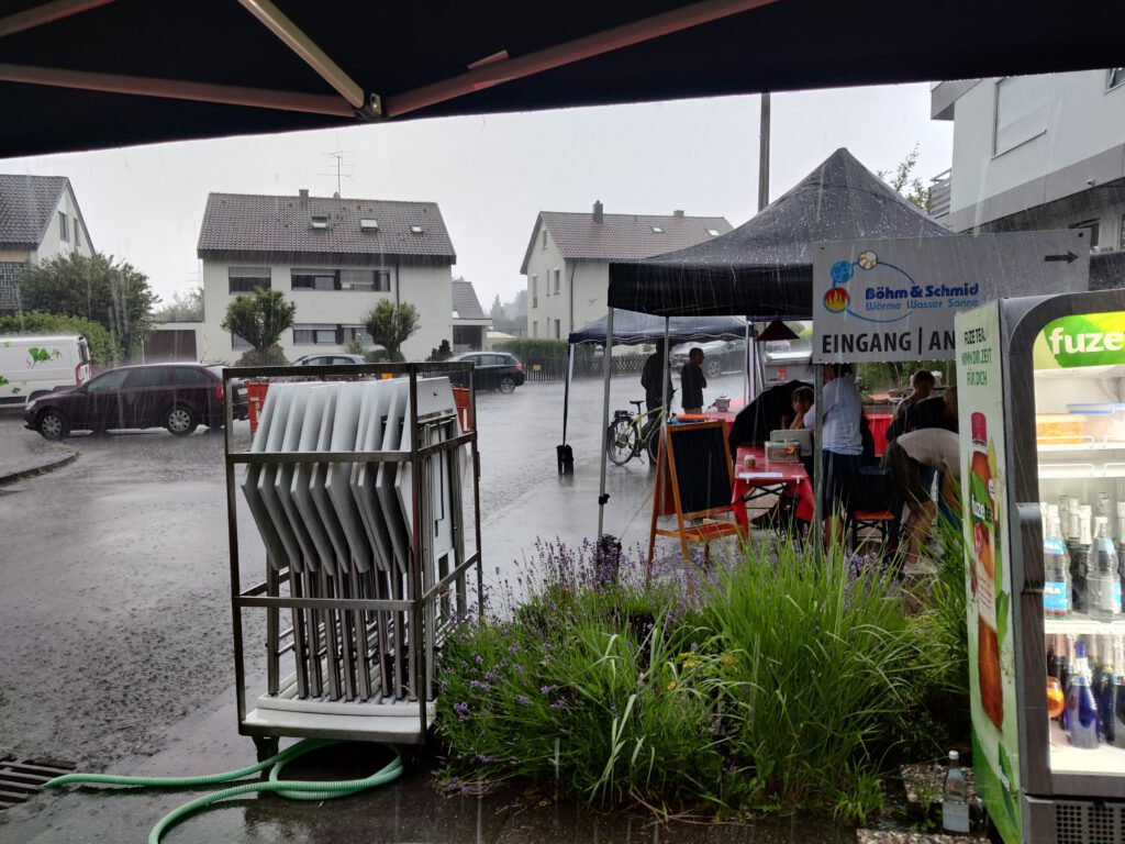 Wolkenbruch über unserer Siedlung